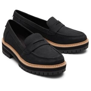 Toms Cara loafer in black leather size 9